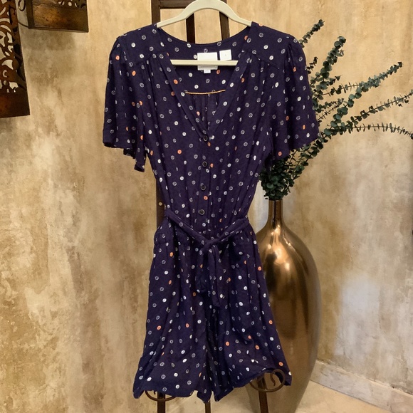 Anthropologie Pants - Anthropologie (ett:twa Brand) Navy Rayon Romper. Wht/Peach Floral Print. Size M